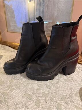 Steve Madden Black Chunky Platform Chelsea Heeled Boots